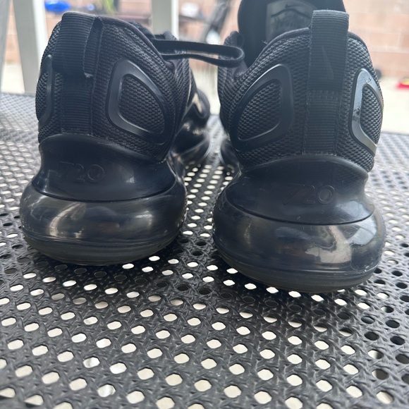 AirMax in a size 9.5 - Picture 7 of 7